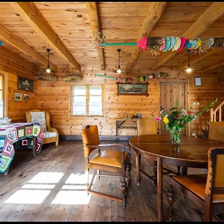 Large, Atmospheric In The Countryside * Belczna