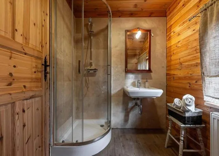 Large, Atmospheric In The Countryside Belczna